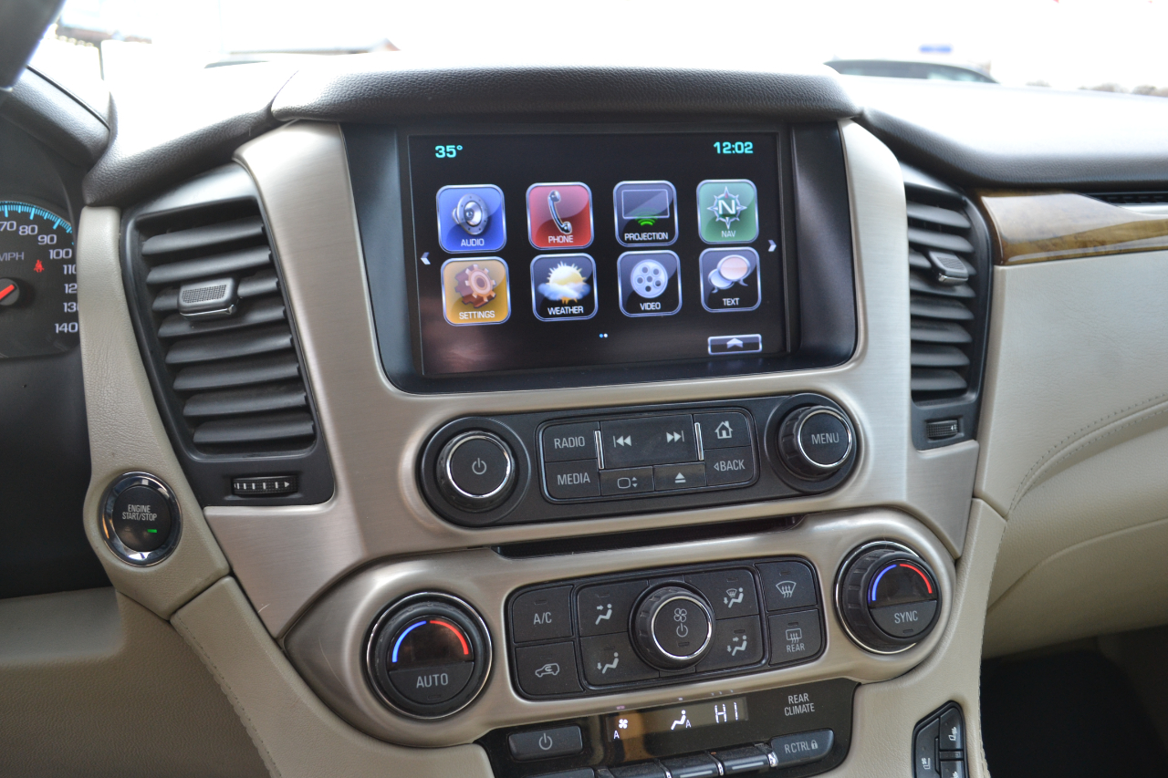 GMC Yukon XL Denali 4WD 2017