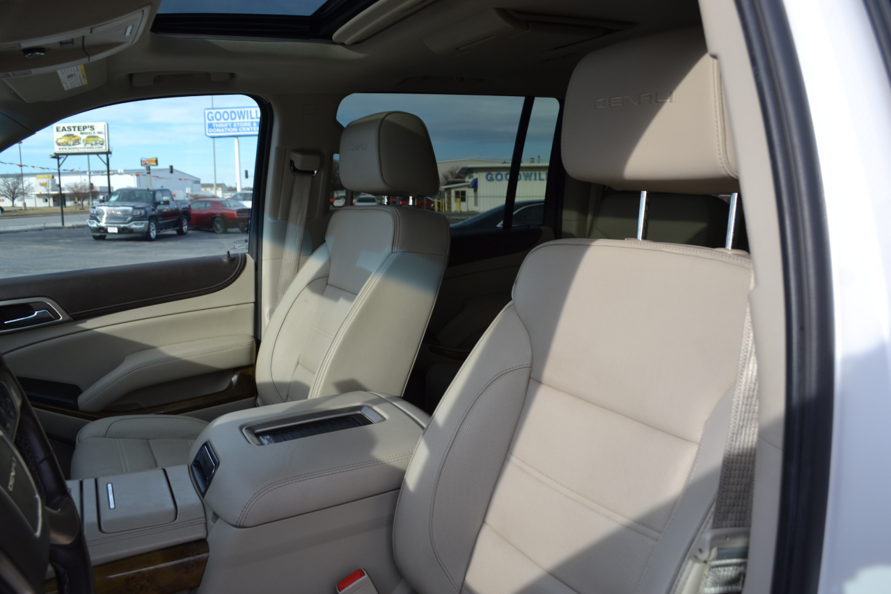 GMC Yukon XL Denali 4WD 2017