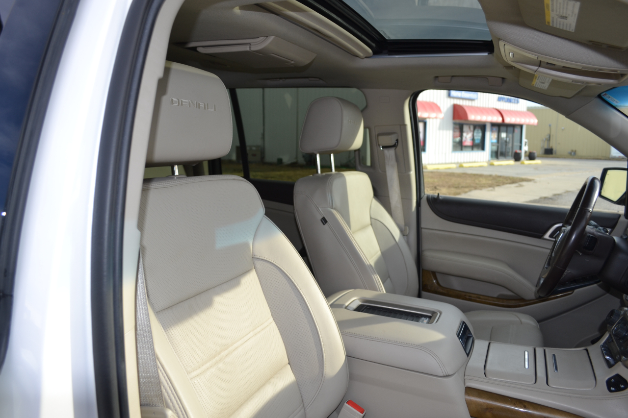 GMC Yukon XL Denali 4WD 2017