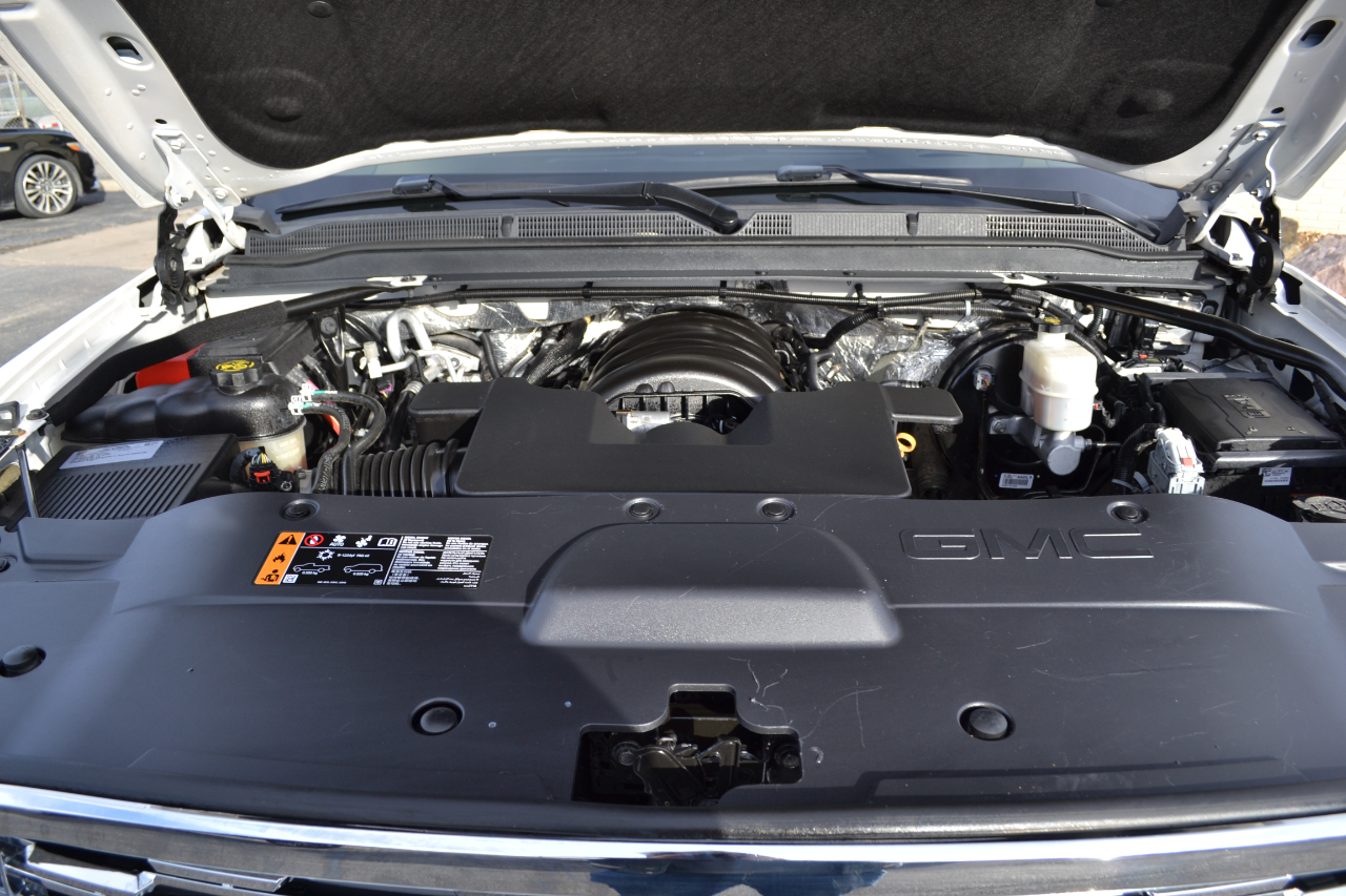 GMC Yukon XL Denali 4WD 2017