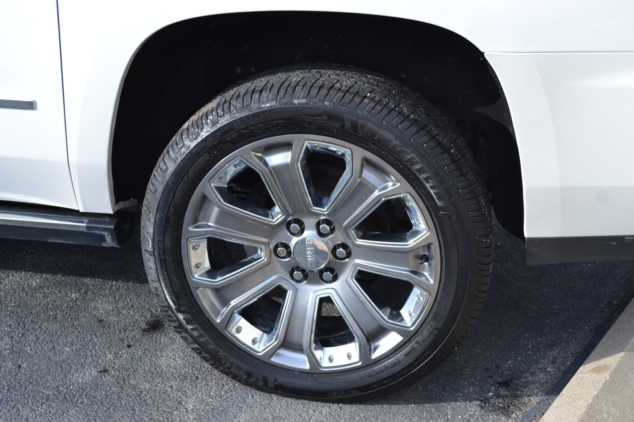 GMC Yukon XL Denali 4WD 2017