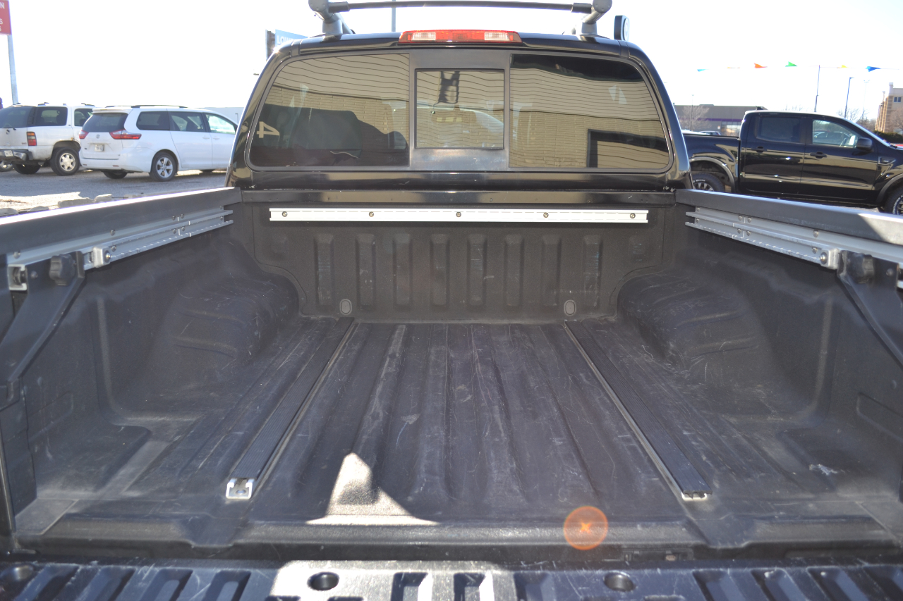 Nissan Frontier PRO-4X Crew Cab 5AT 4WD 2016