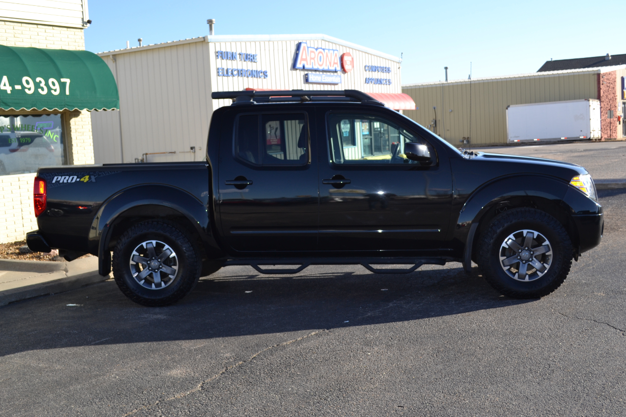 Nissan Frontier PRO-4X Crew Cab 5AT 4WD 2016