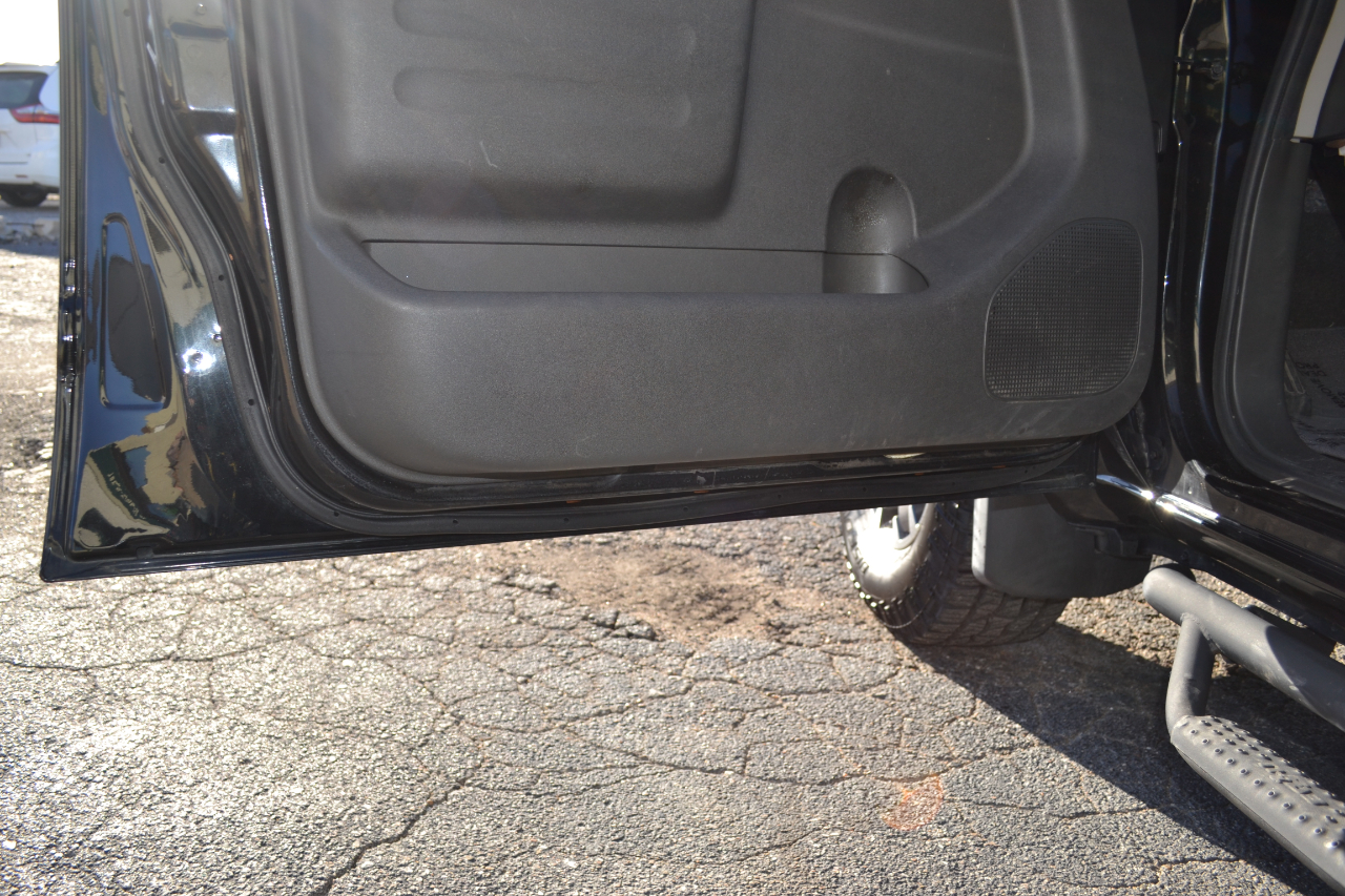 Nissan Frontier PRO-4X Crew Cab 5AT 4WD 2016