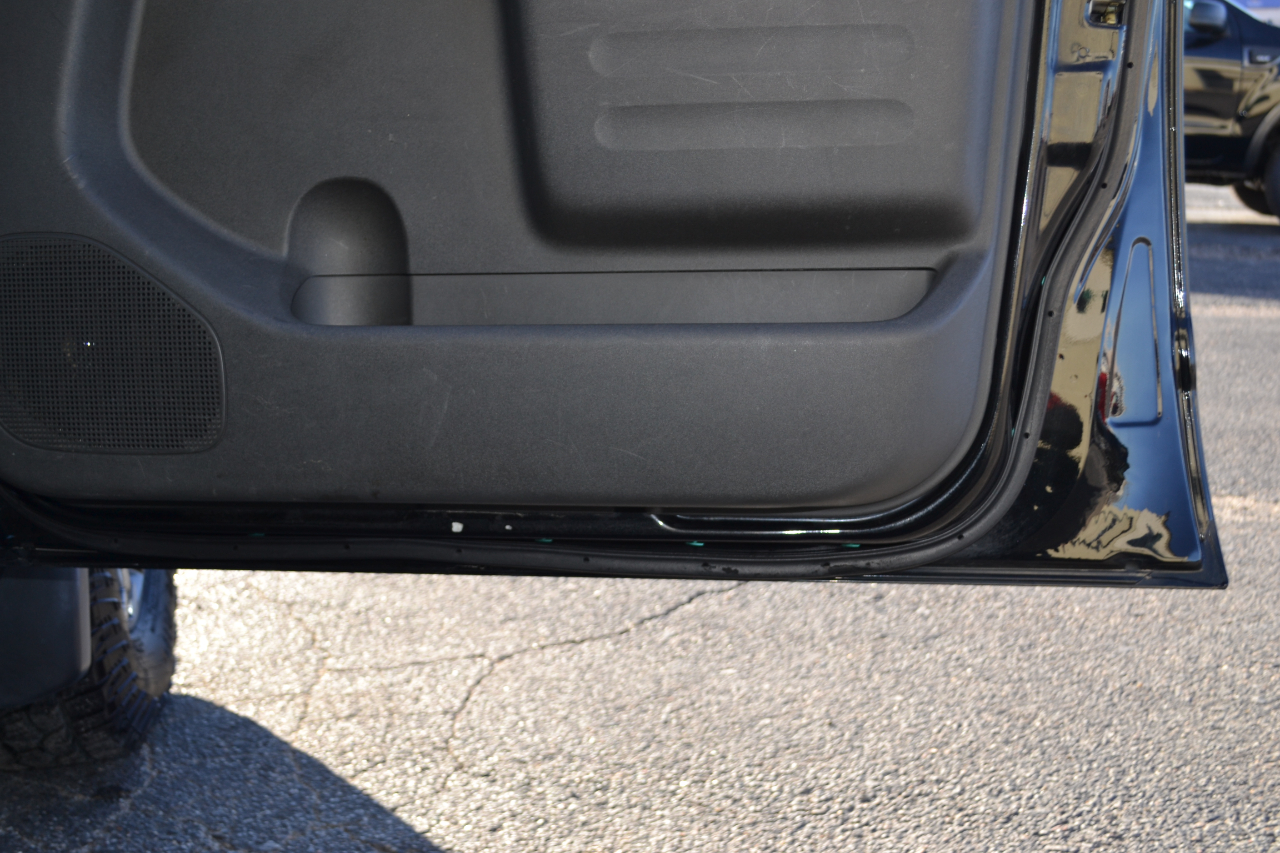 Nissan Frontier PRO-4X Crew Cab 5AT 4WD 2016