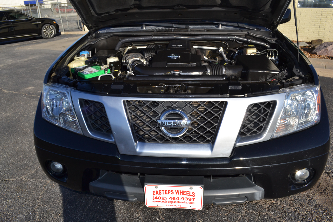 Nissan Frontier PRO-4X Crew Cab 5AT 4WD 2016