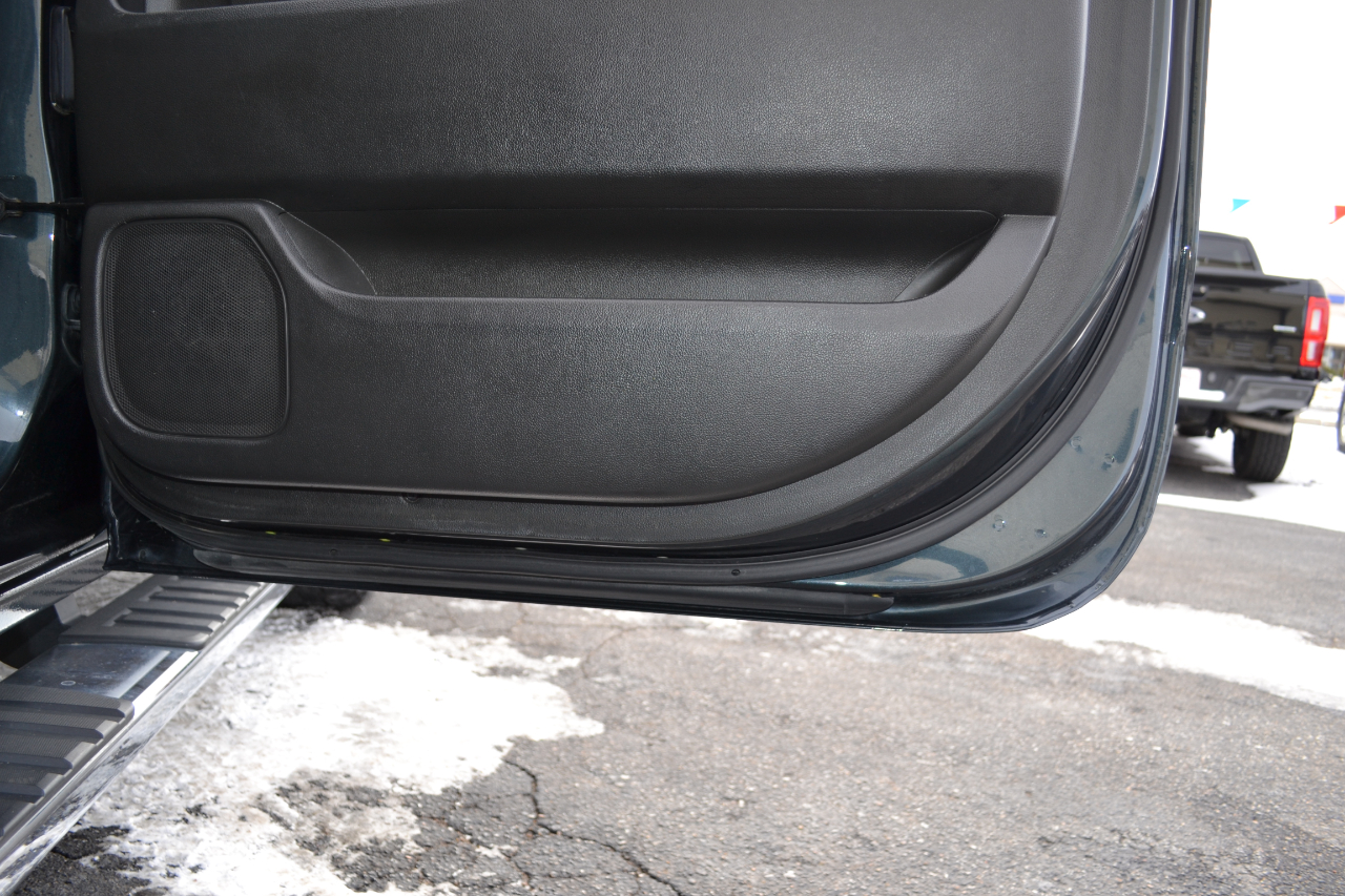 Chevrolet Silverado 1500 High Country Crew Cab Short Box 4WD 2017