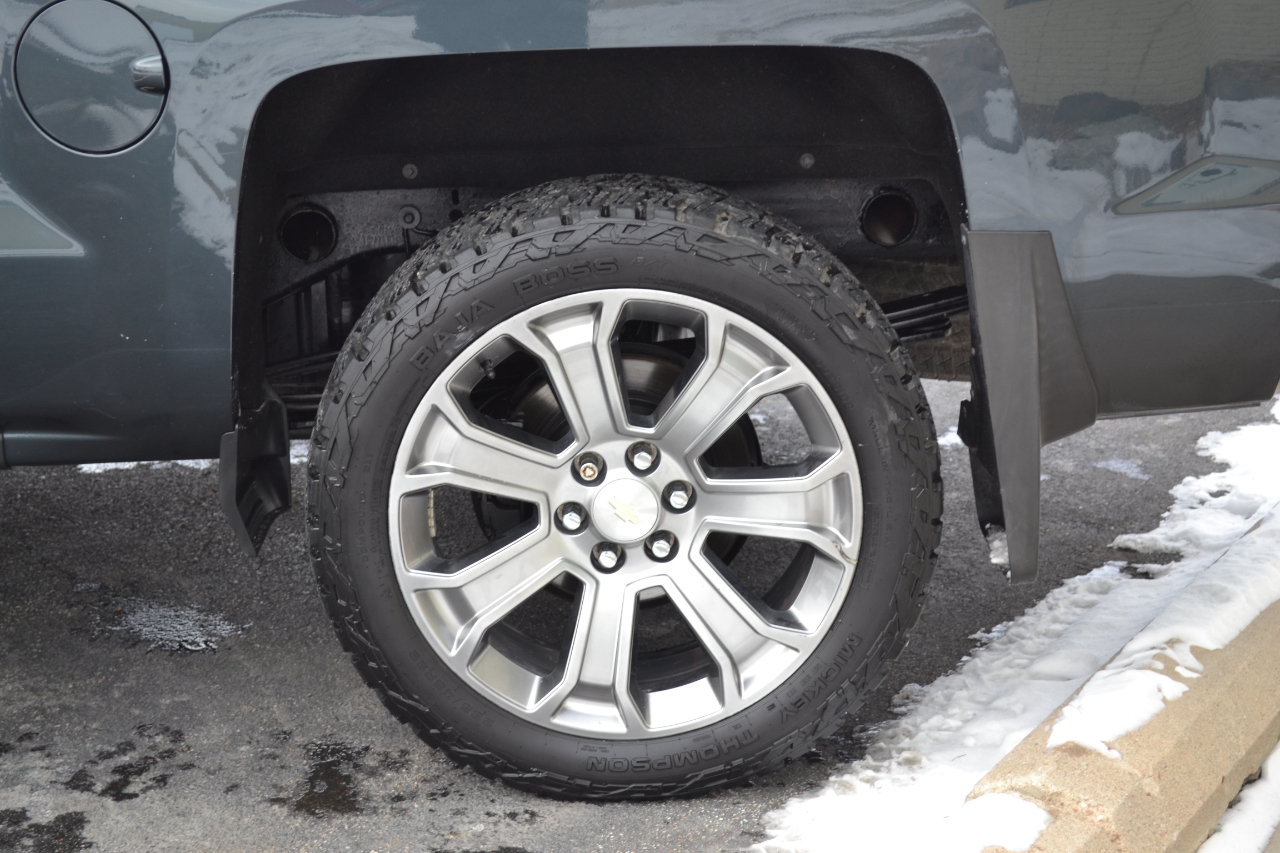 Chevrolet Silverado 1500 High Country Crew Cab Short Box 4WD 2017