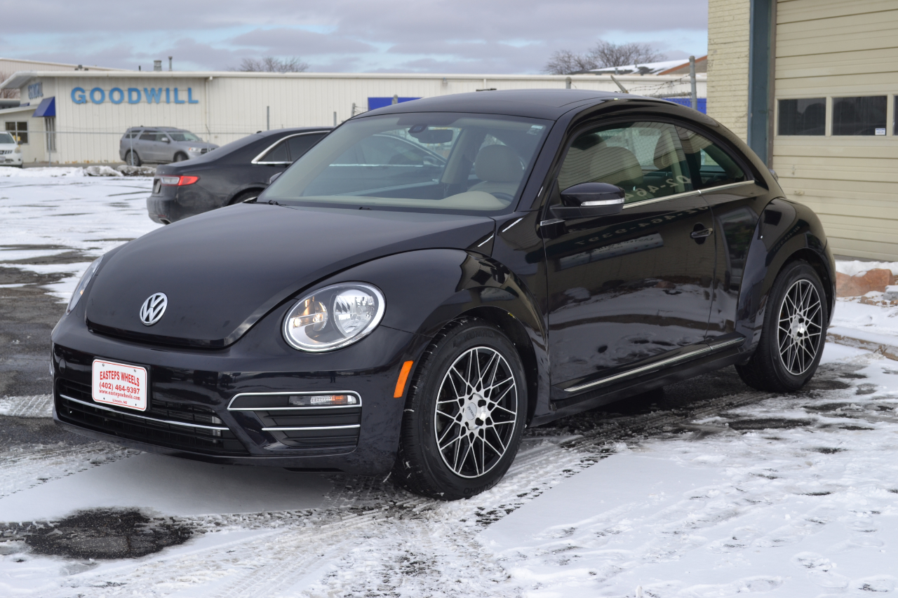 Volkswagen Beetle 2.0T SE 2018