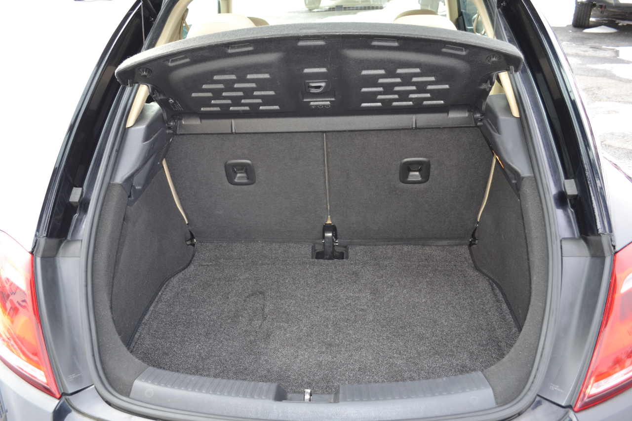 Volkswagen Beetle 2.0T SE 2018