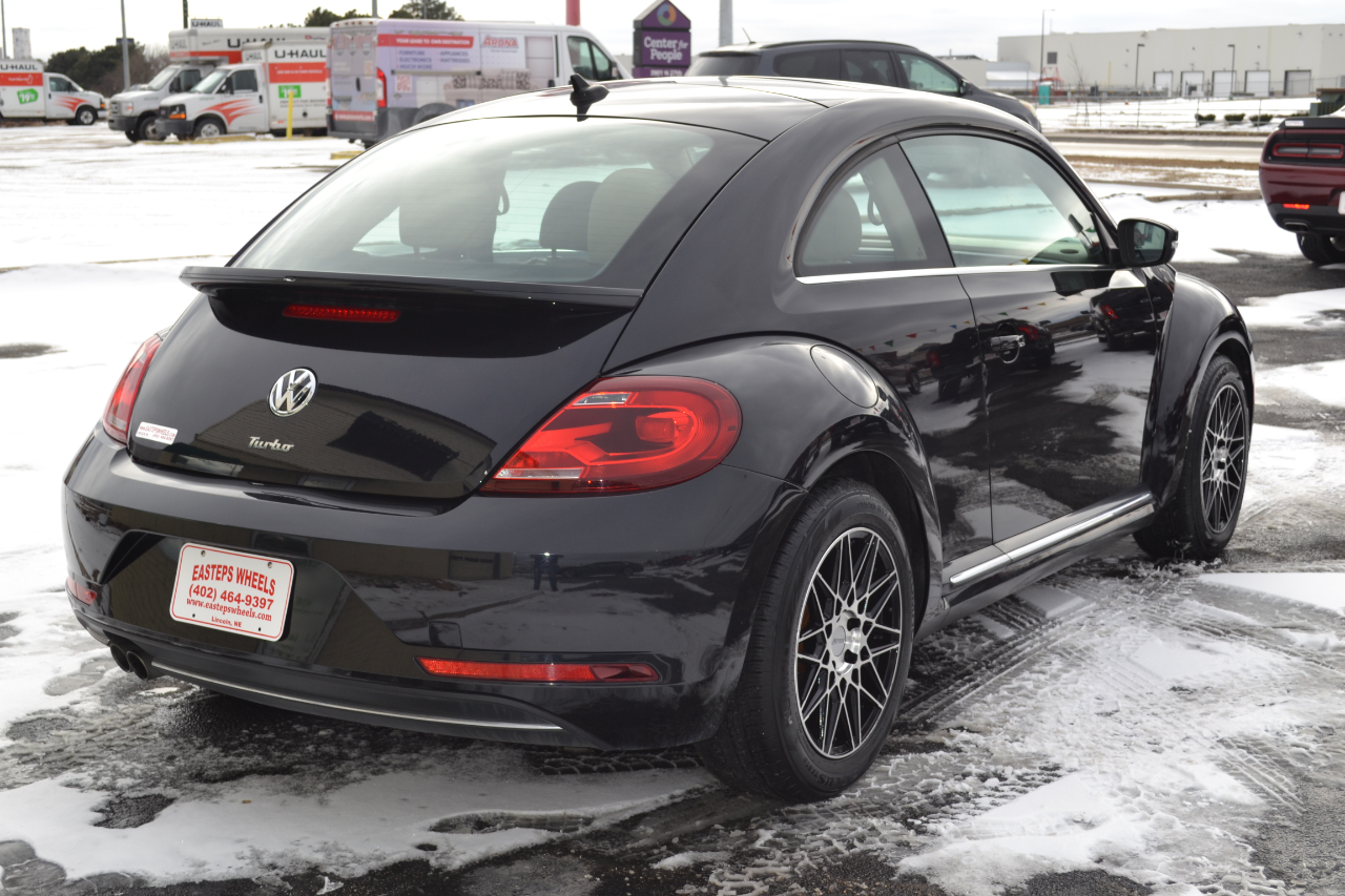 Volkswagen Beetle 2.0T SE 2018