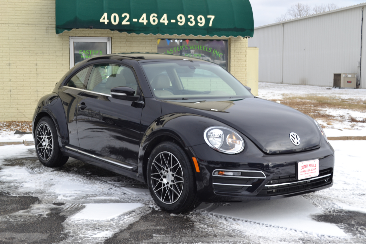 Volkswagen Beetle 2.0T SE 2018