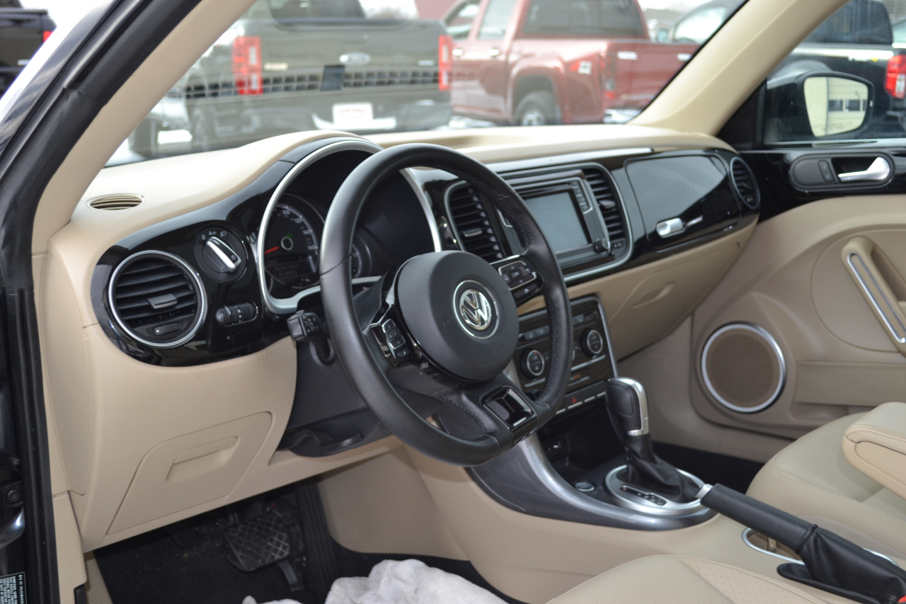 Volkswagen Beetle 2.0T SE 2018