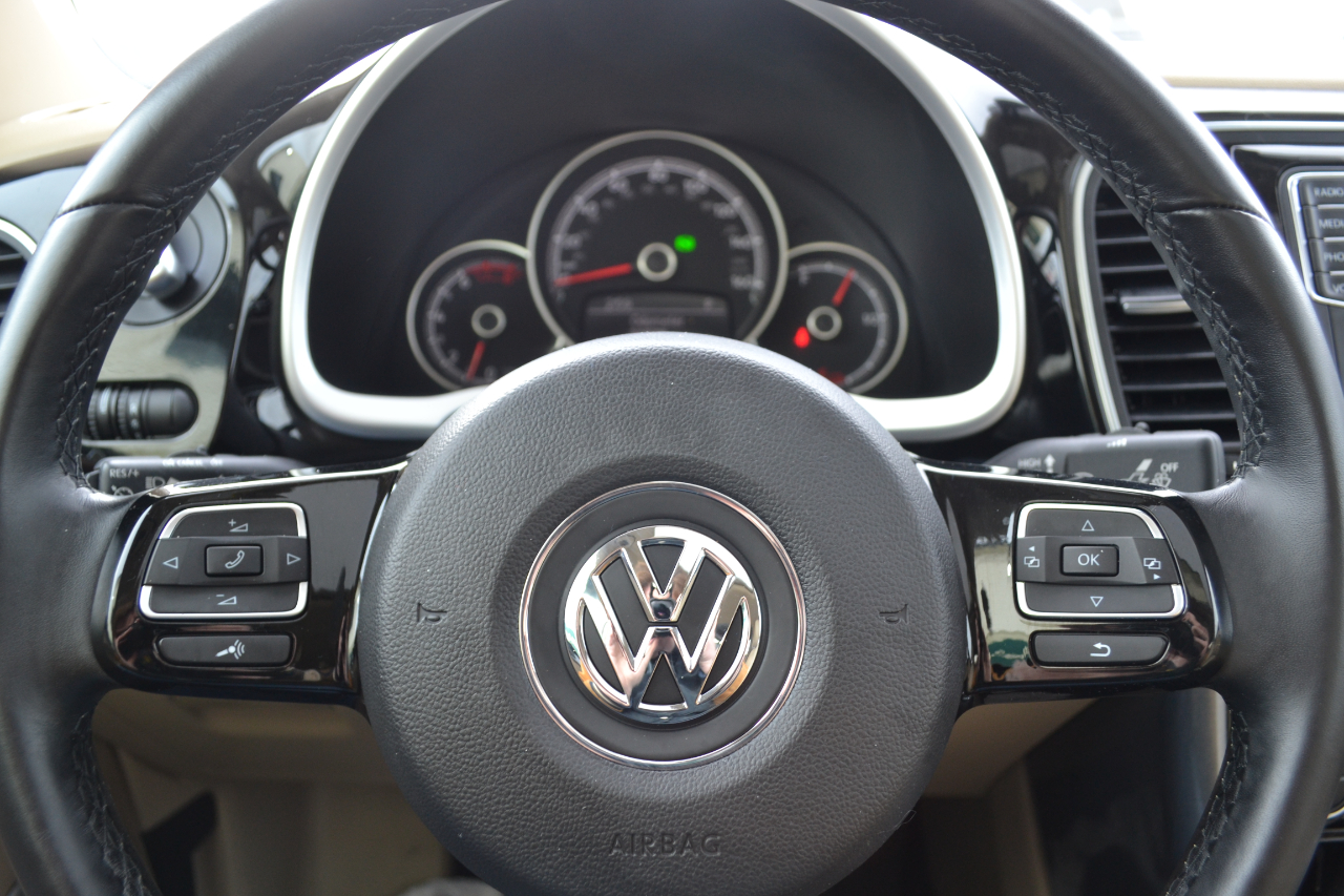 Volkswagen Beetle 2.0T SE 2018