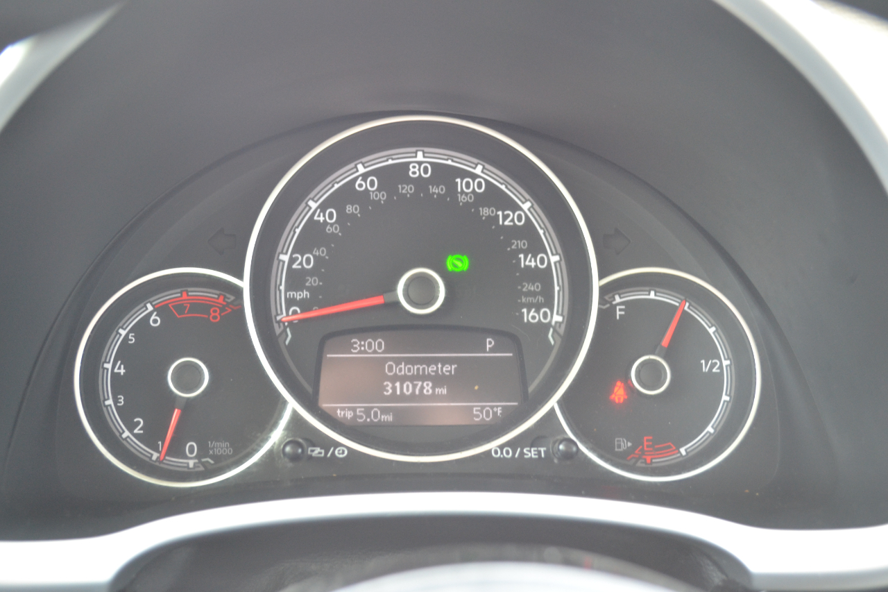 Volkswagen Beetle 2.0T SE 2018