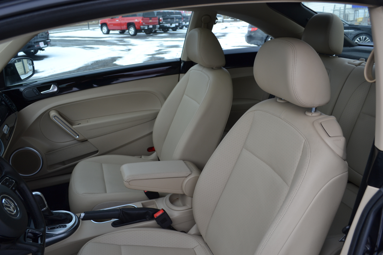 Volkswagen Beetle 2.0T SE 2018