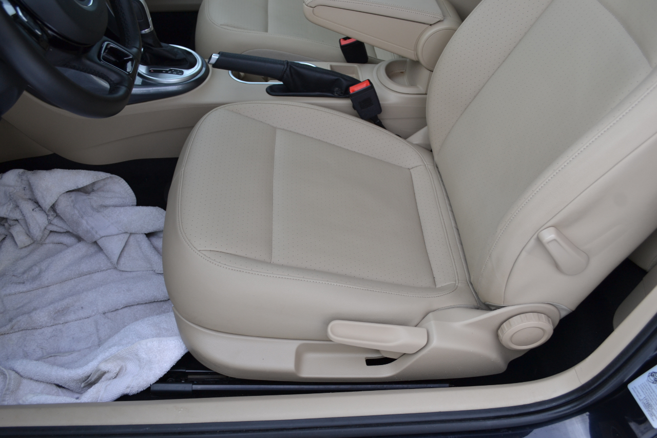 Volkswagen Beetle 2.0T SE 2018