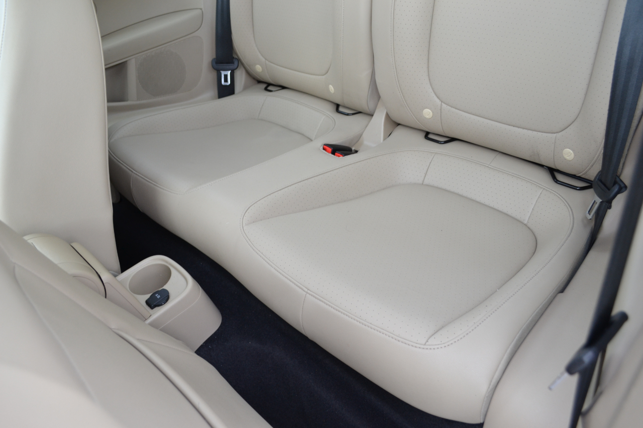 Volkswagen Beetle 2.0T SE 2018