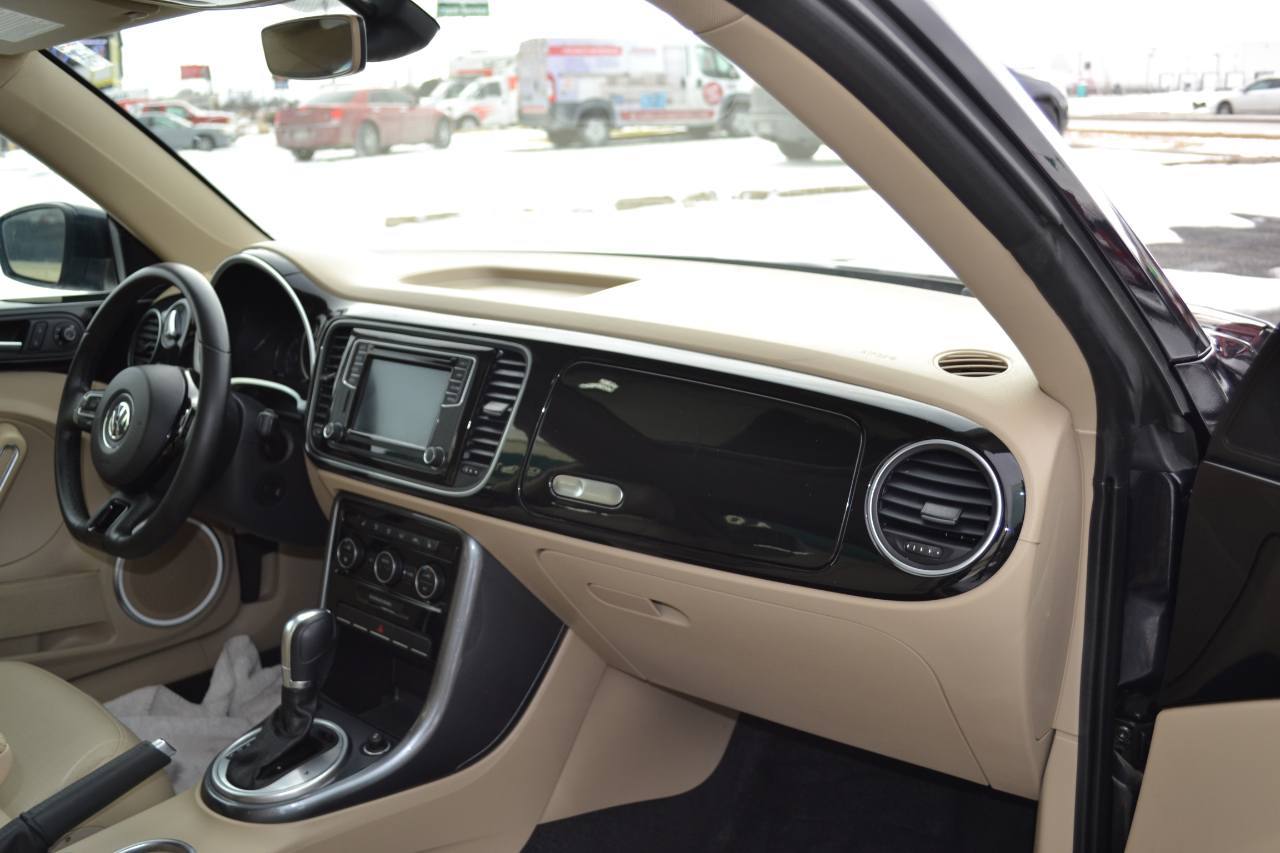 Volkswagen Beetle 2.0T SE 2018