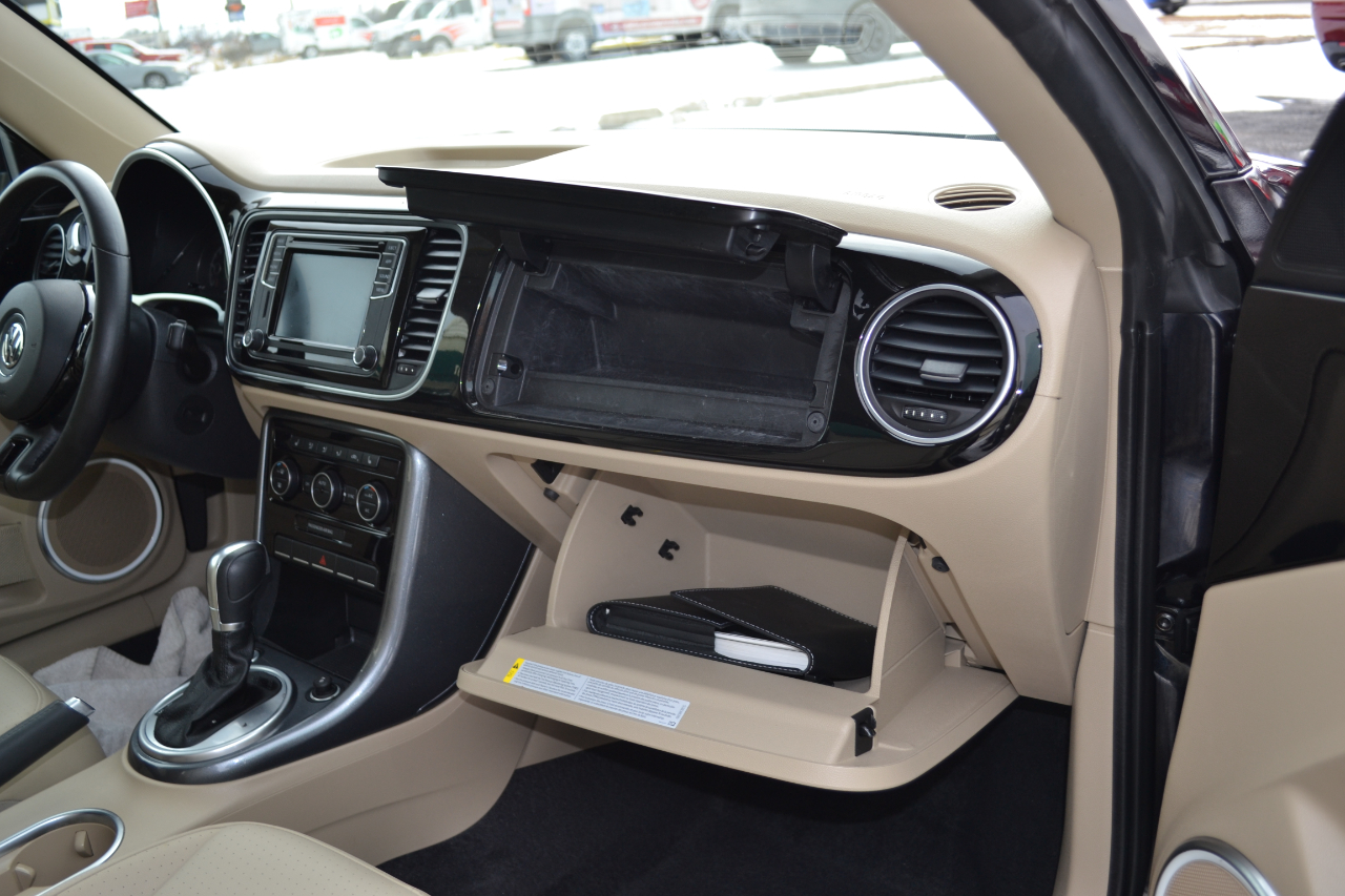 Volkswagen Beetle 2.0T SE 2018