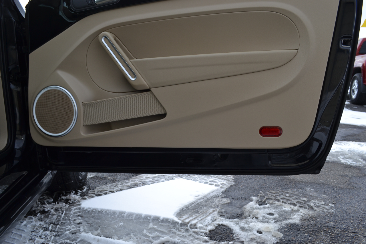 Volkswagen Beetle 2.0T SE 2018