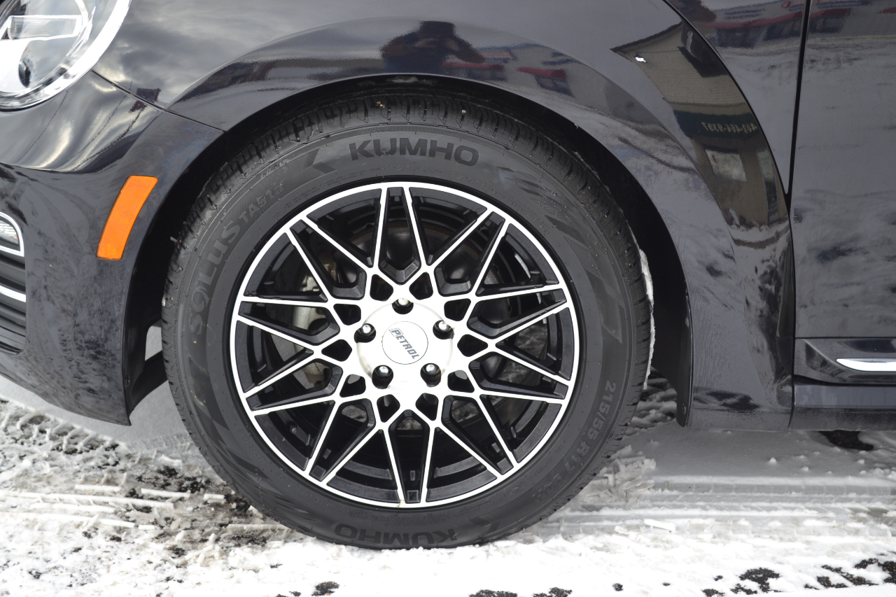 Volkswagen Beetle 2.0T SE 2018