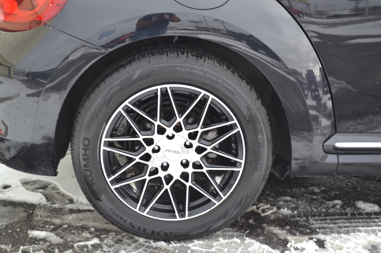 Volkswagen Beetle 2.0T SE 2018