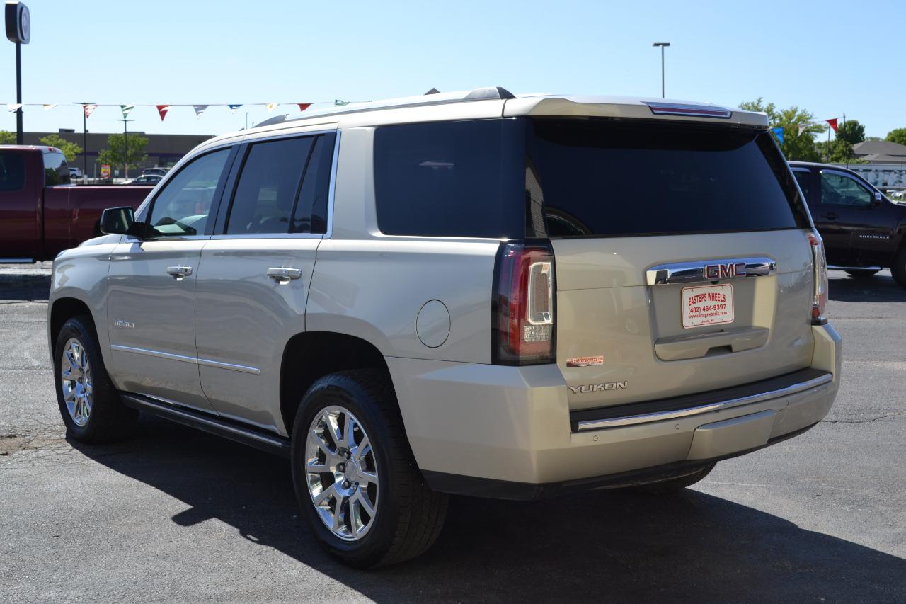 GMC Yukon Denali 4WD 2017