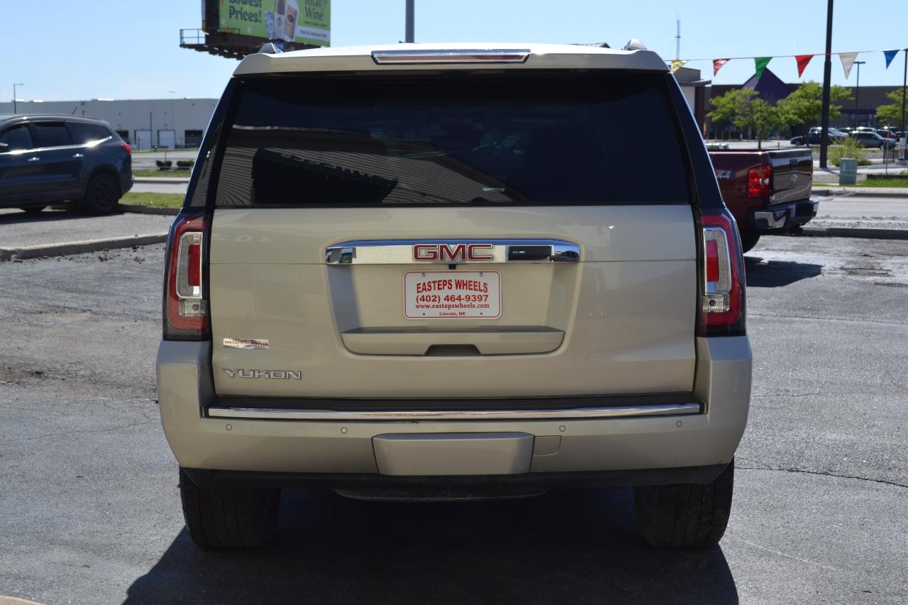 GMC Yukon Denali 4WD 2017