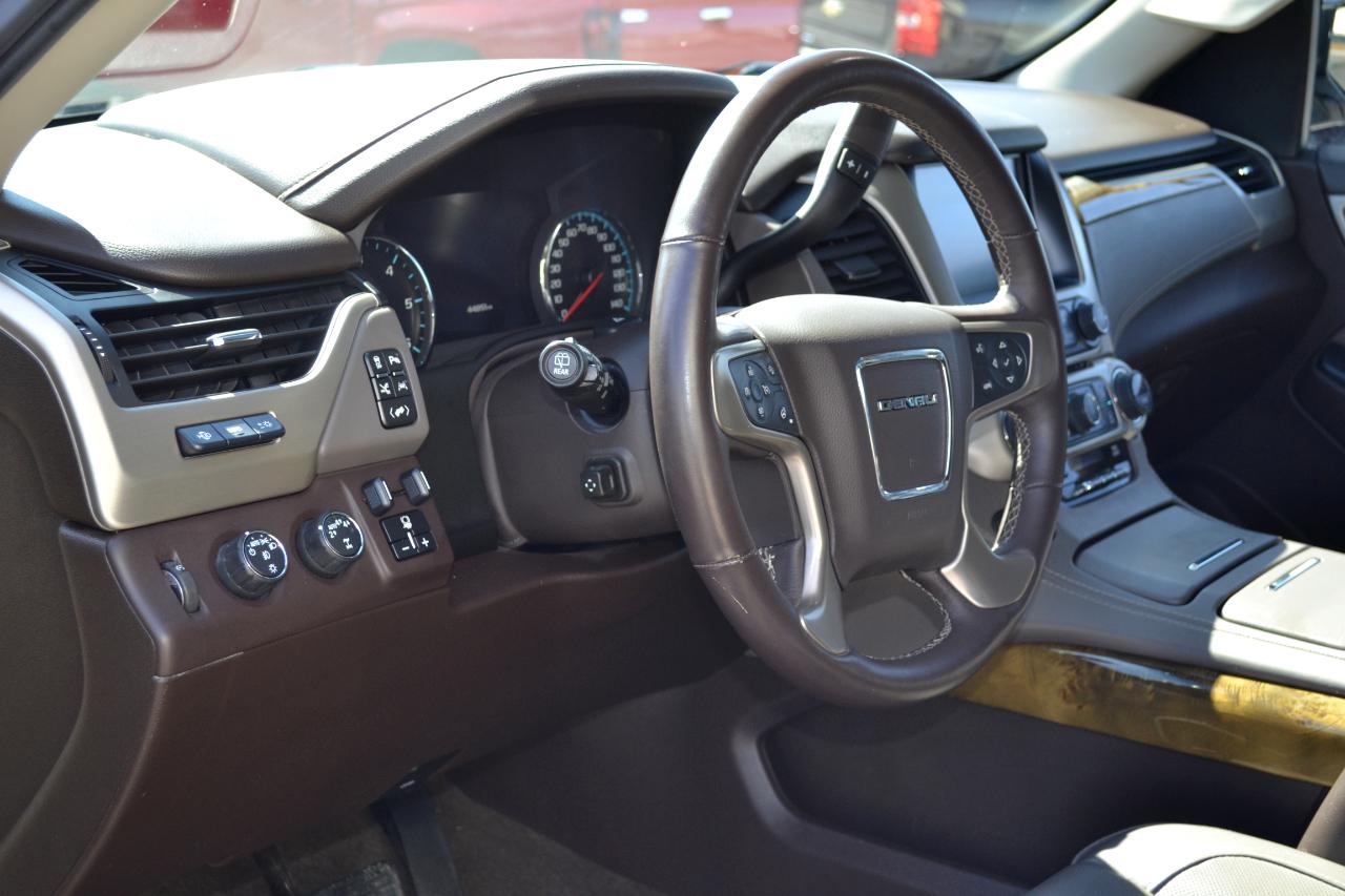 GMC Yukon Denali 4WD 2017