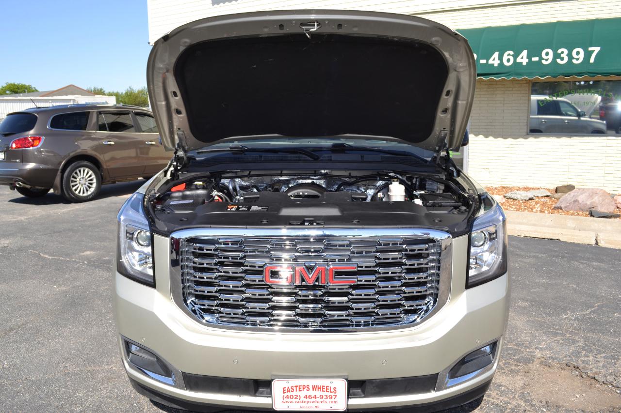 GMC Yukon Denali 4WD 2017