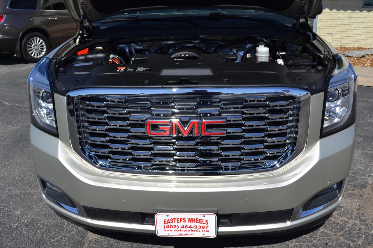 GMC Yukon Denali 4WD 2017