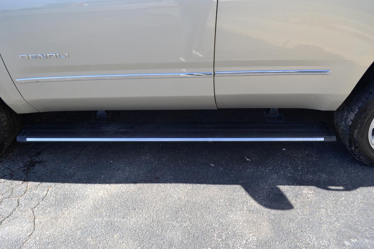 GMC Yukon Denali 4WD 2017