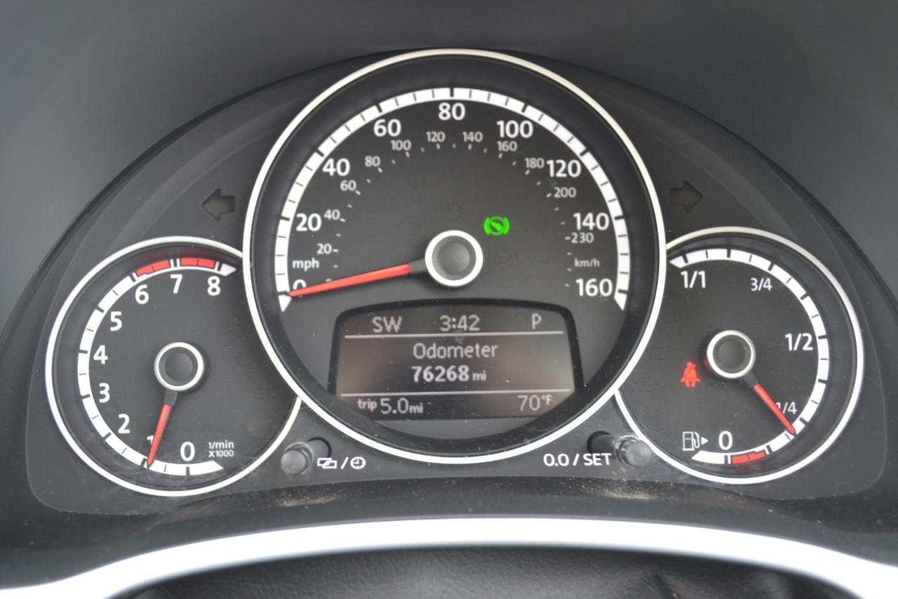 Volkswagen Beetle 1.8T Convertible 2015