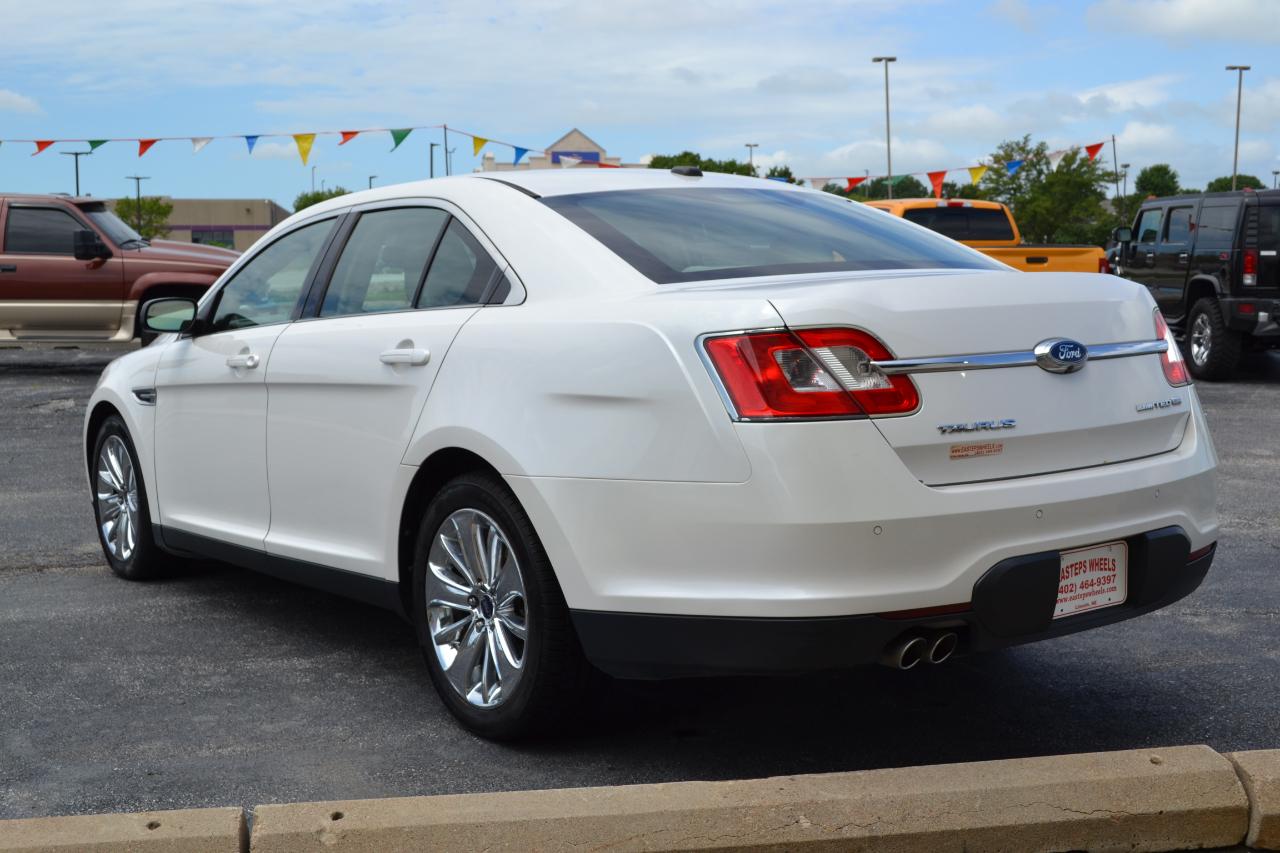 Ford Taurus Limited AWD 2010