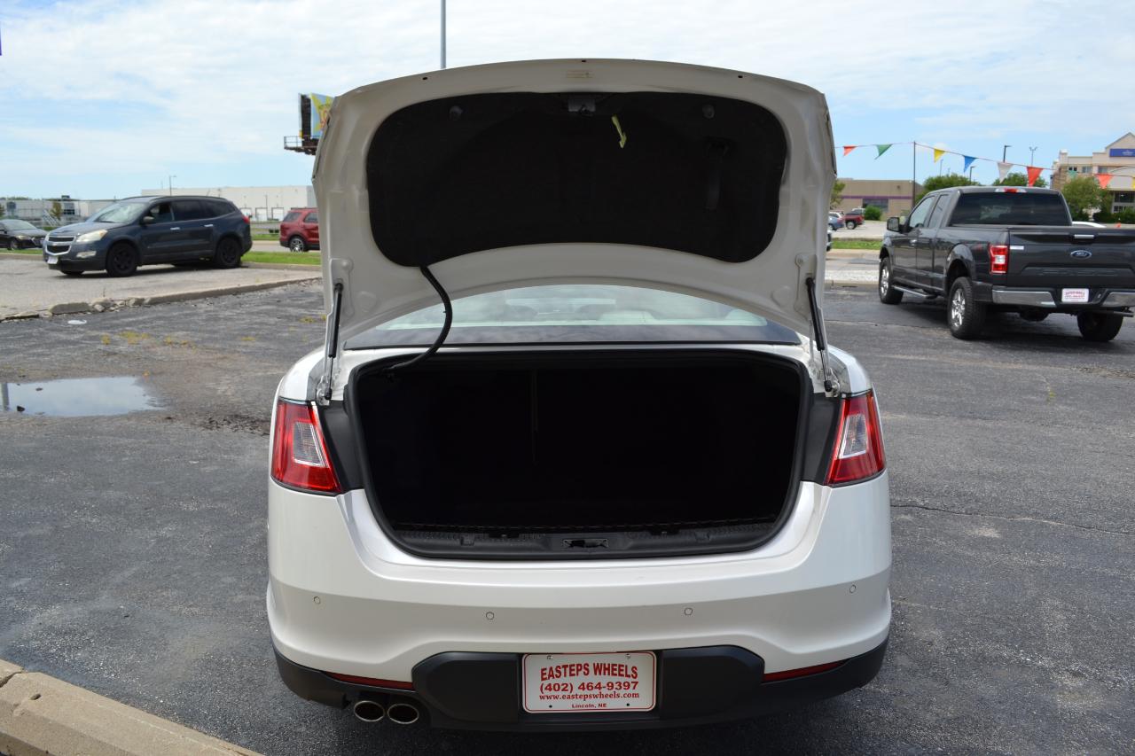 Ford Taurus Limited AWD 2010