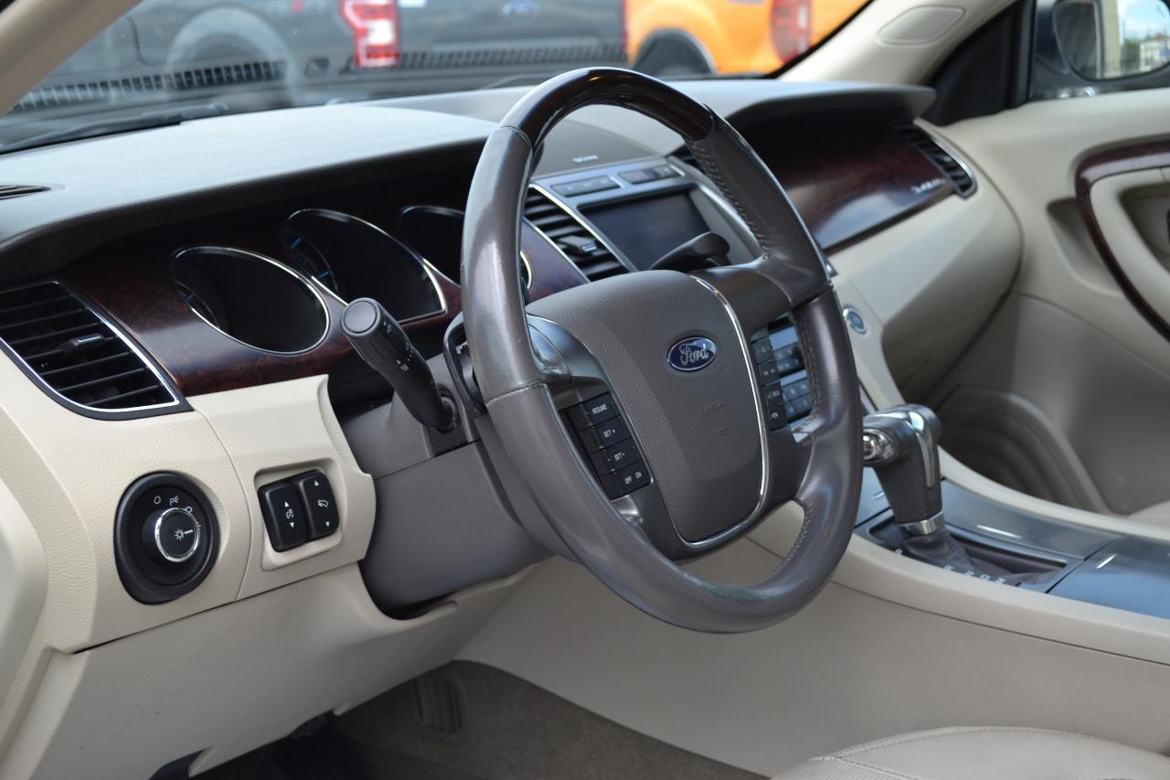 Ford Taurus Limited AWD 2010