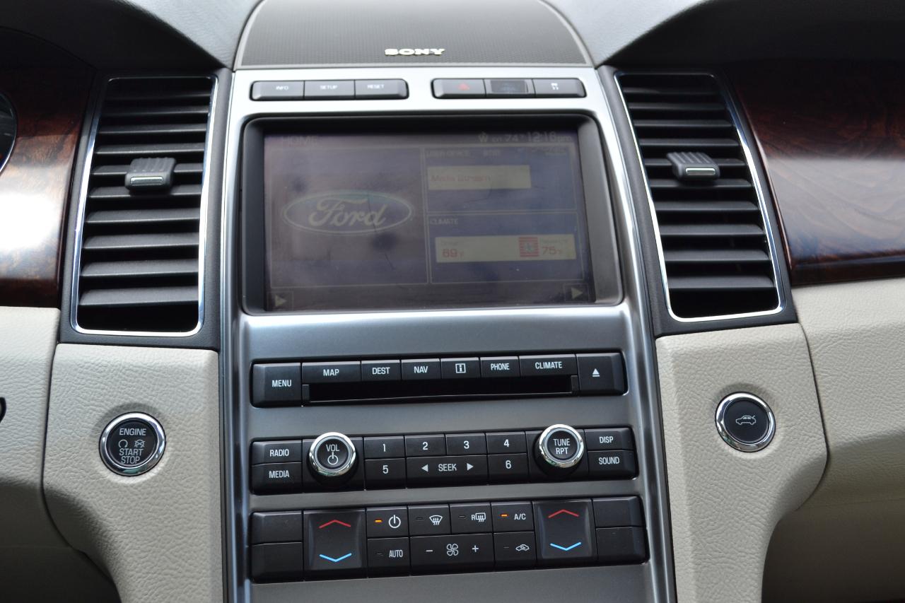 Ford Taurus Limited AWD 2010