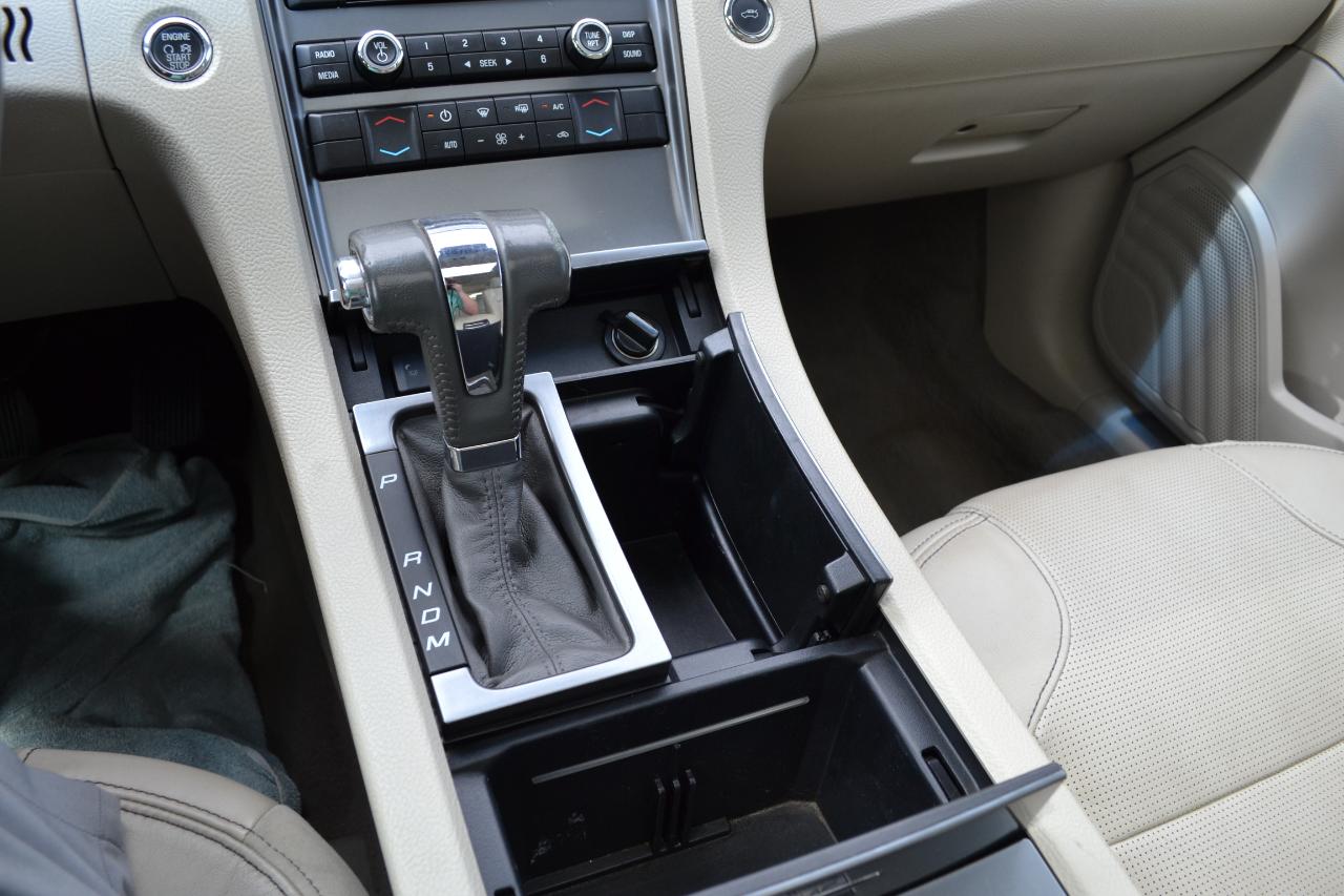 Ford Taurus Limited AWD 2010