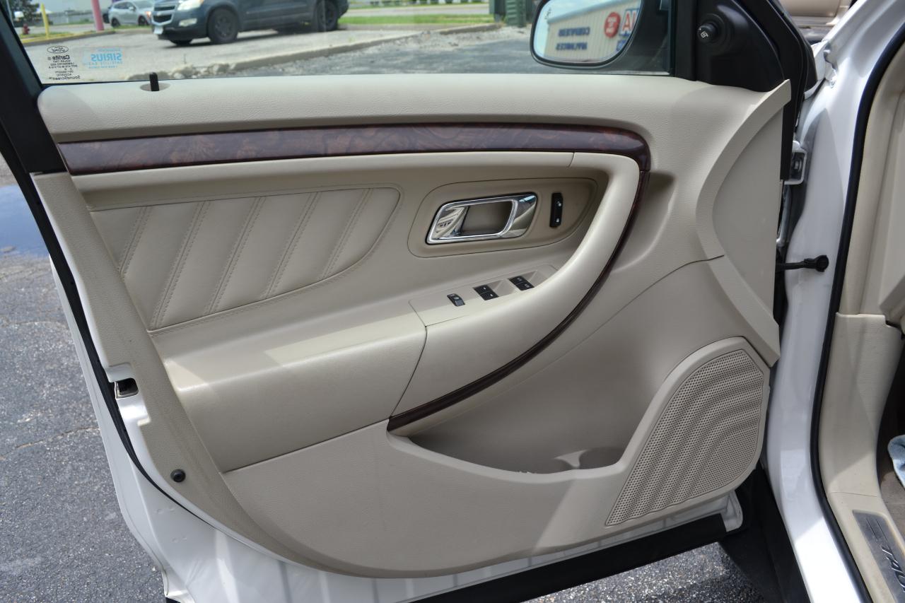 Ford Taurus Limited AWD 2010