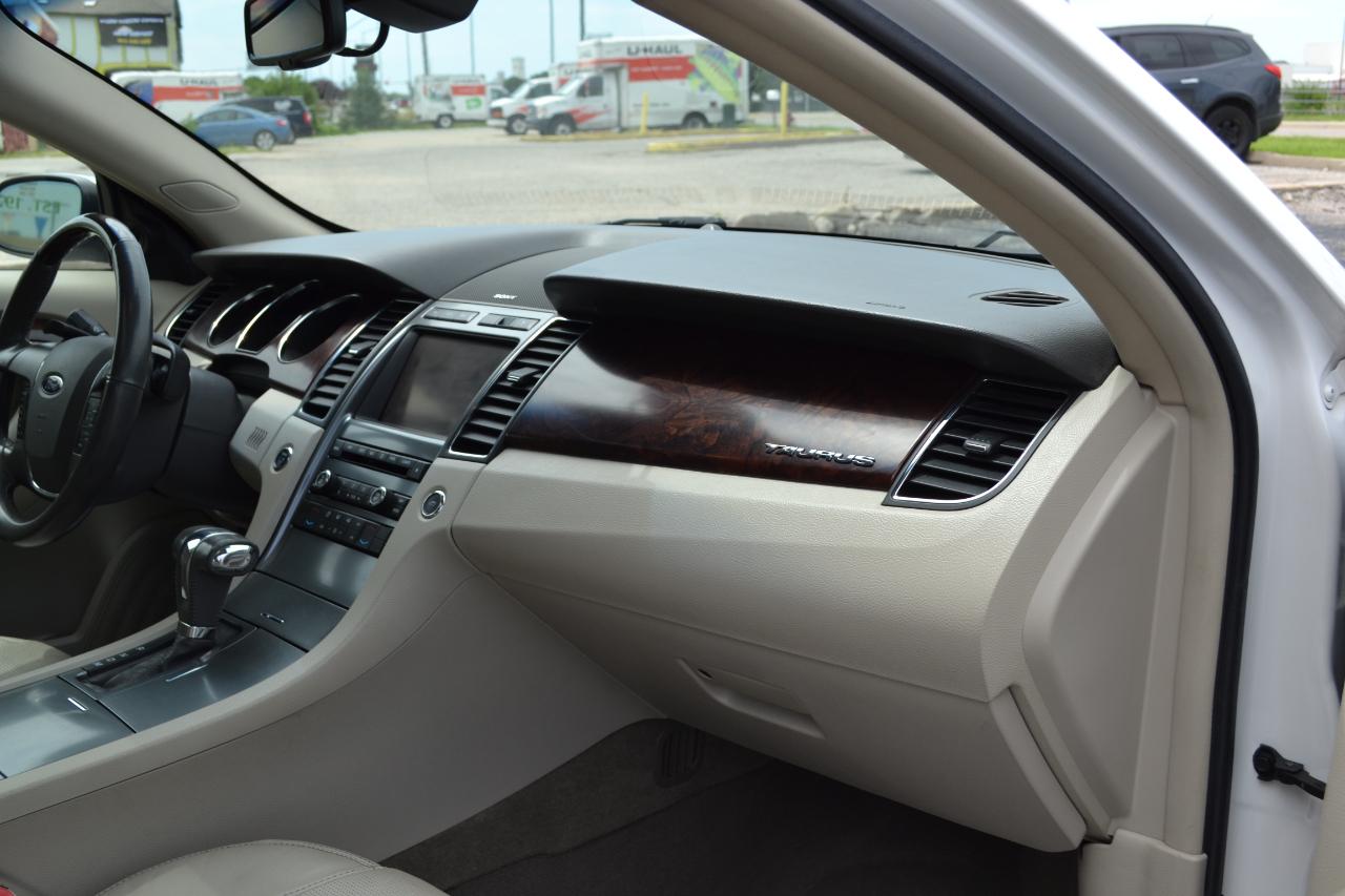 Ford Taurus Limited AWD 2010