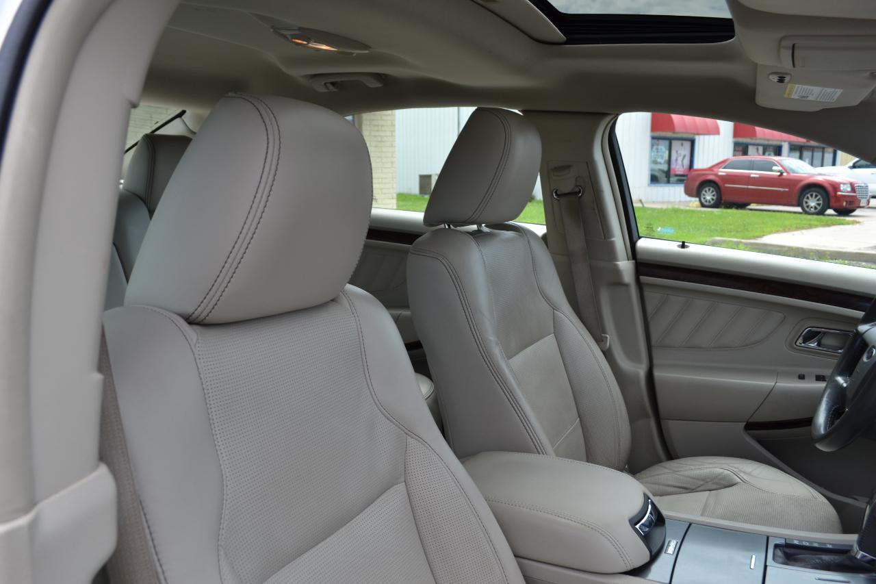 Ford Taurus Limited AWD 2010