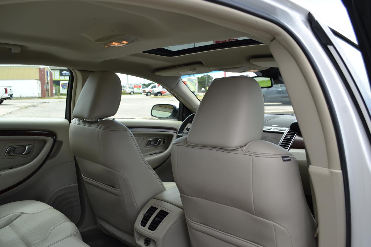 Ford Taurus Limited AWD 2010