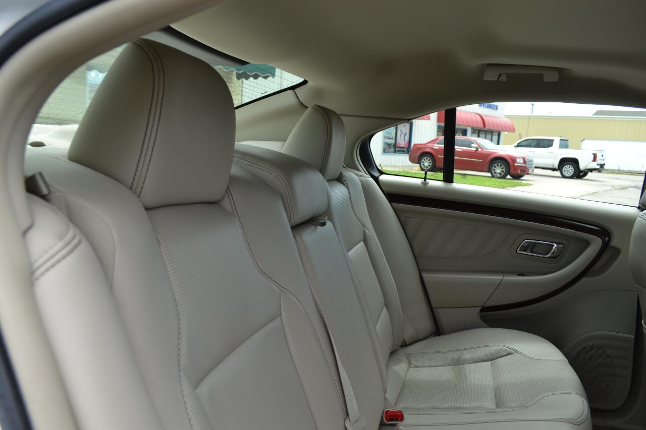Ford Taurus Limited AWD 2010