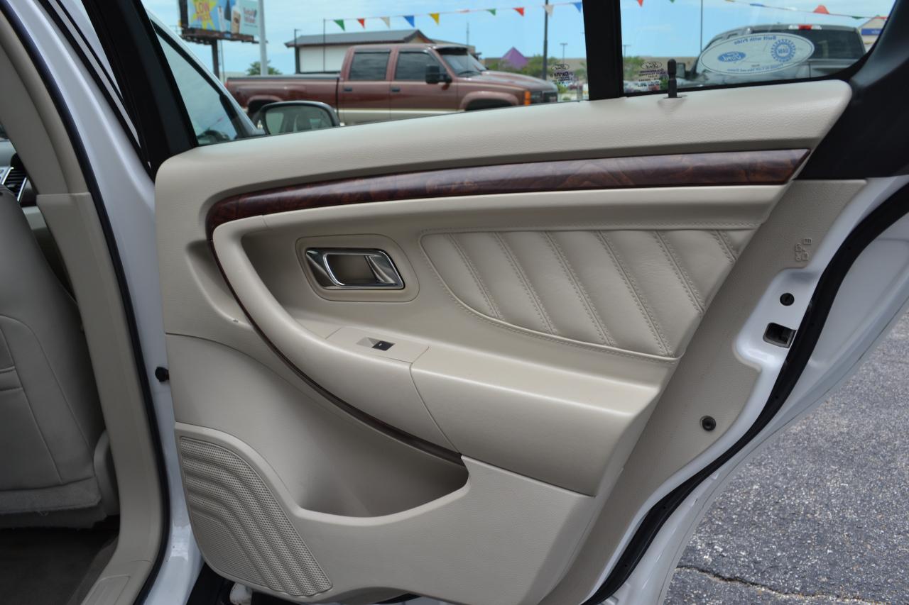 Ford Taurus Limited AWD 2010