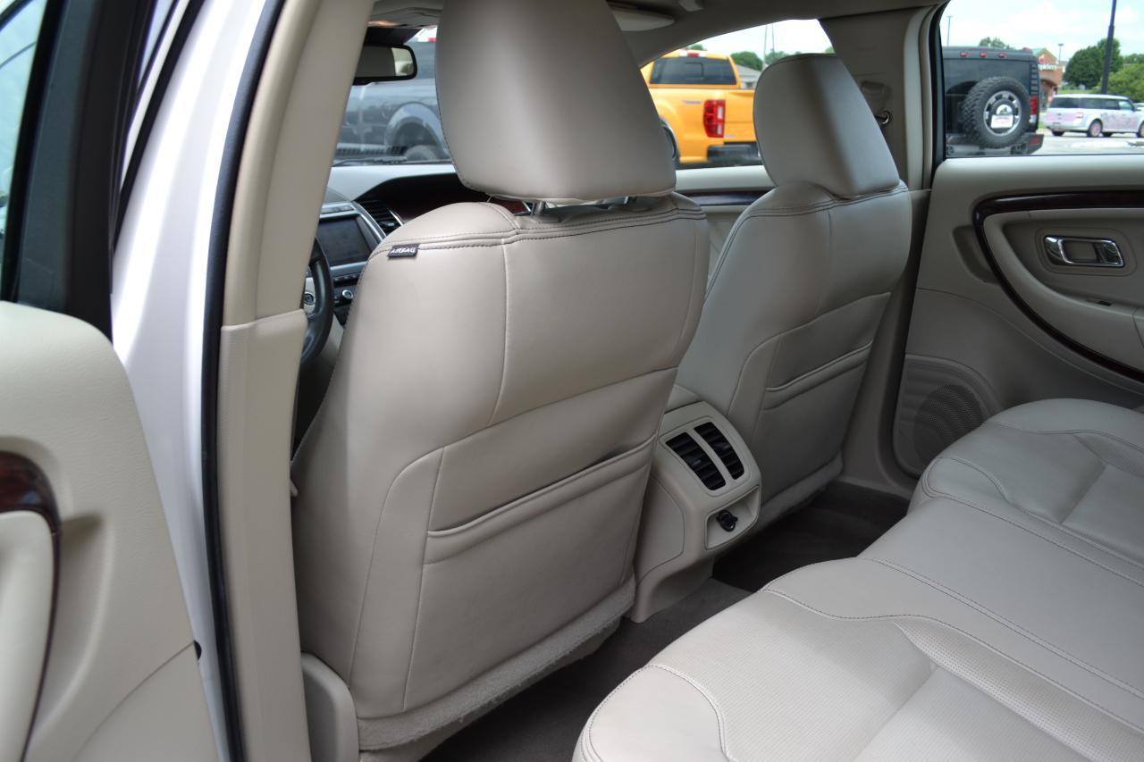 Ford Taurus Limited AWD 2010