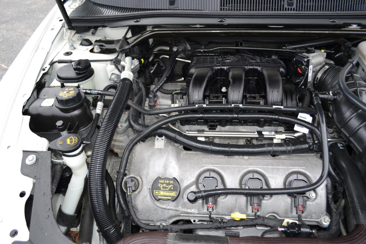 Ford Taurus Limited AWD 2010