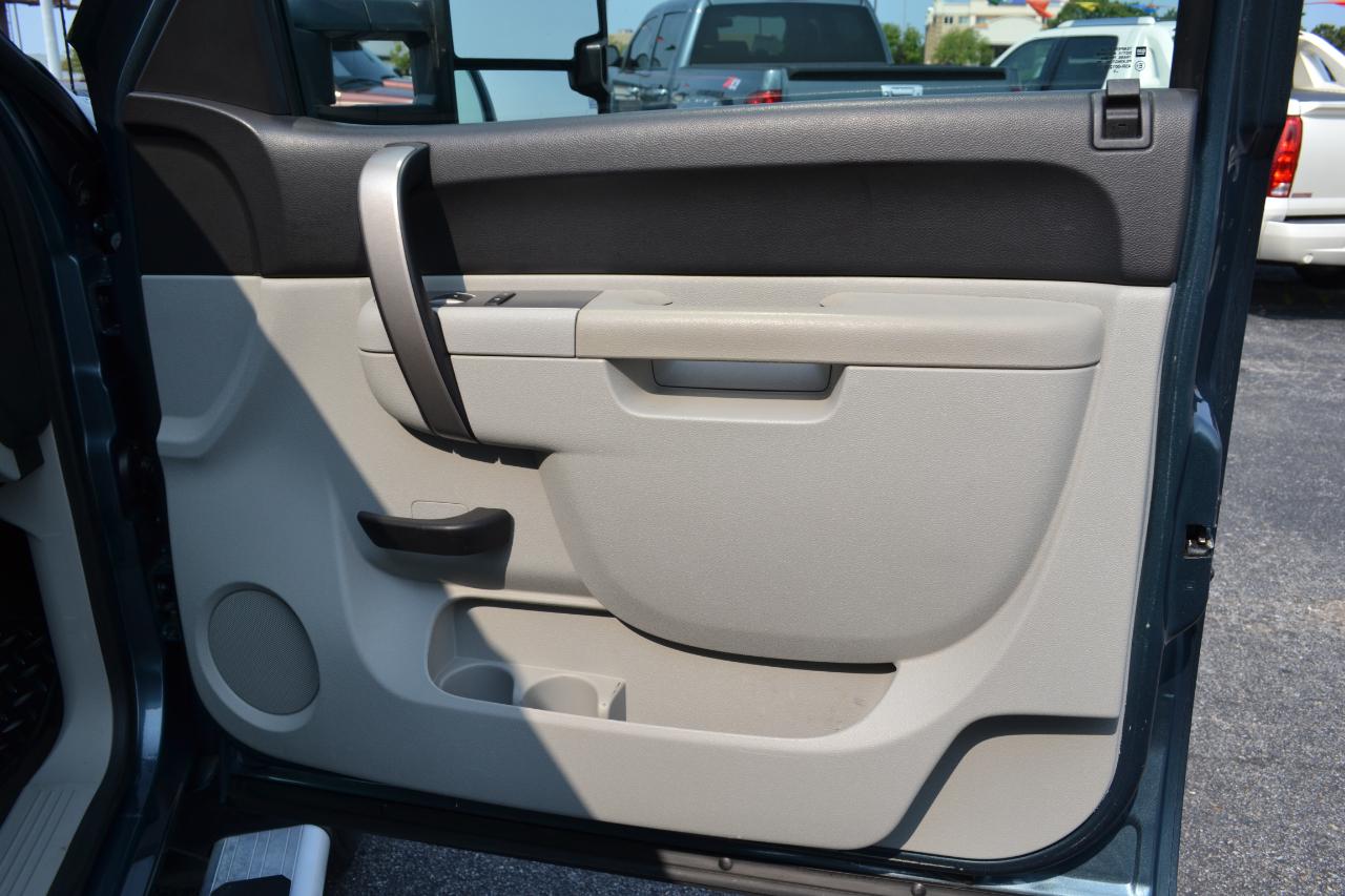 Chevrolet Silverado 2500HD LT Long Box 4WD 2011