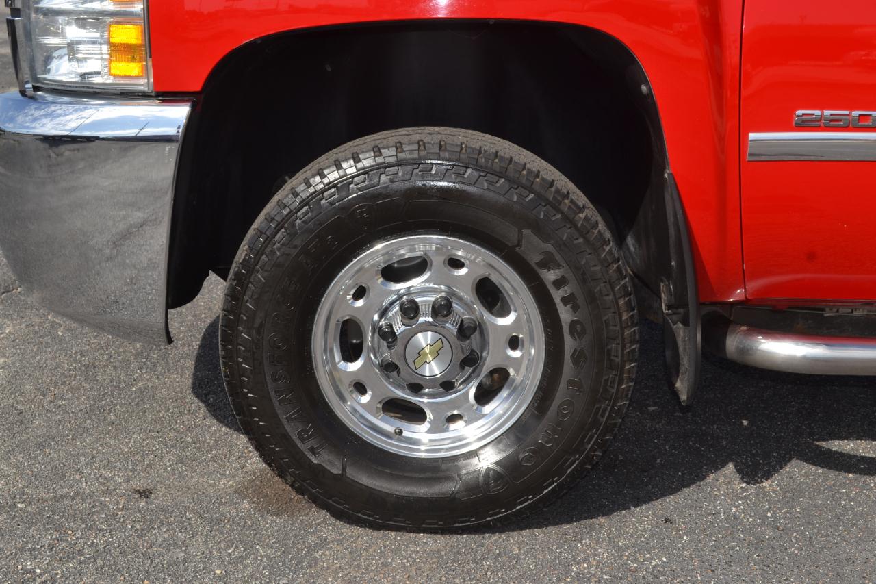 Chevrolet Silverado 2500HD Work Truck Crew Cab 4WD 2010