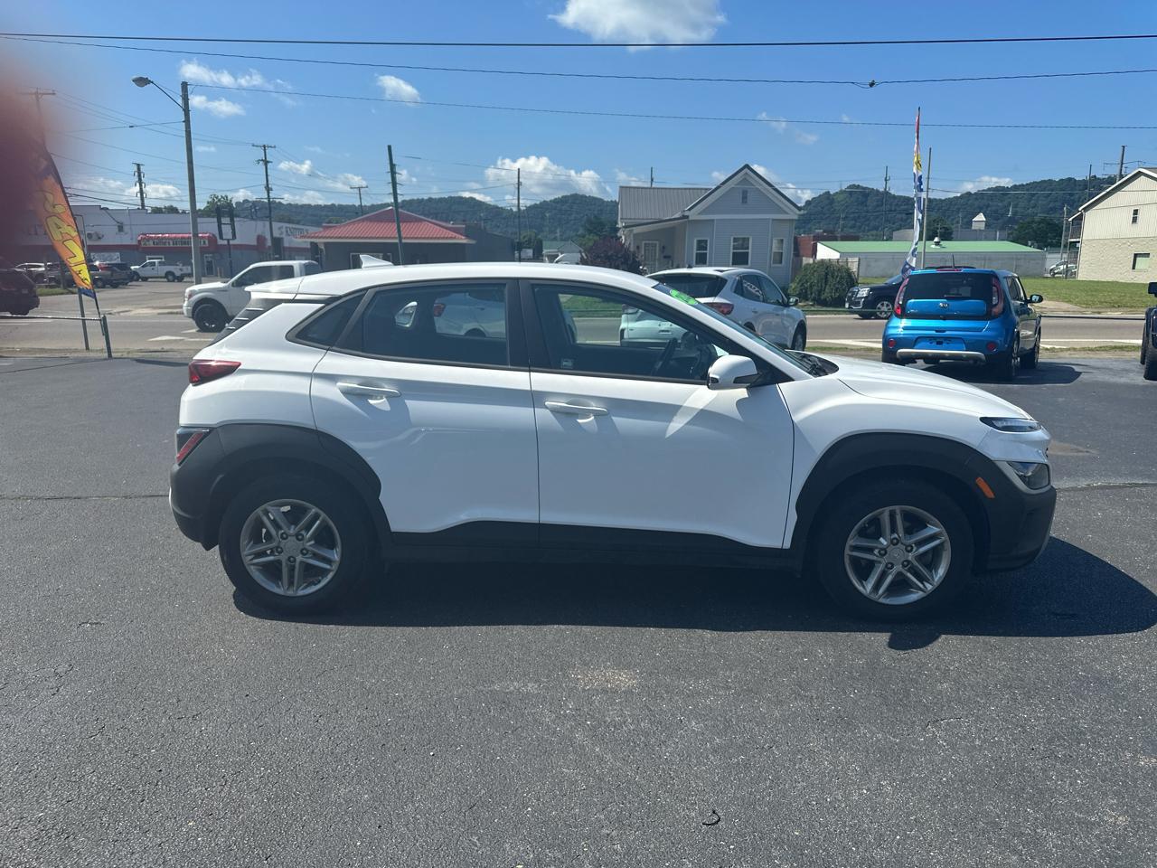 Hyundai Kona SE 2023